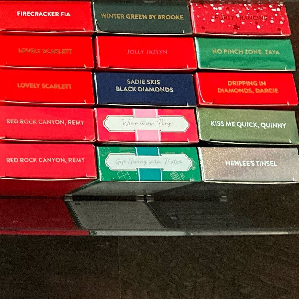 💅 LOT of 40 Red Aspen Nail Dashes • Some Acrylics & Most RETIRED • Take a Look 👀 - Picture 9 of 11
